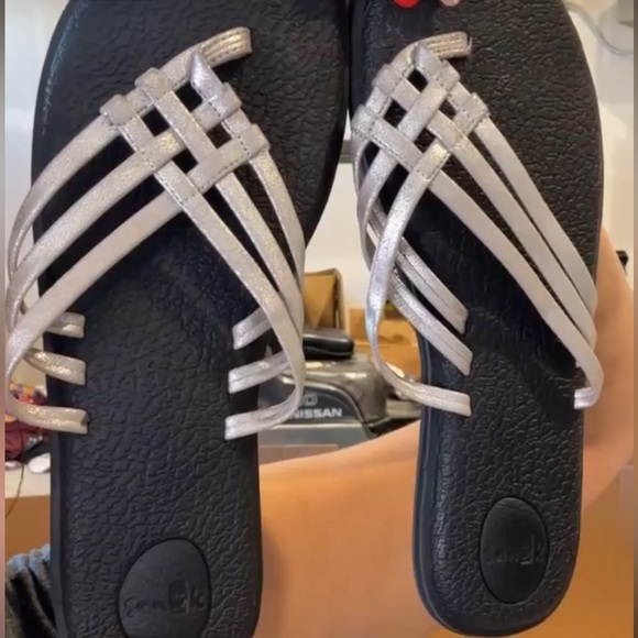 Sanuk women’s Flip Flop Yoga Salty , Size 10. Metallic - Picture 5 of 16